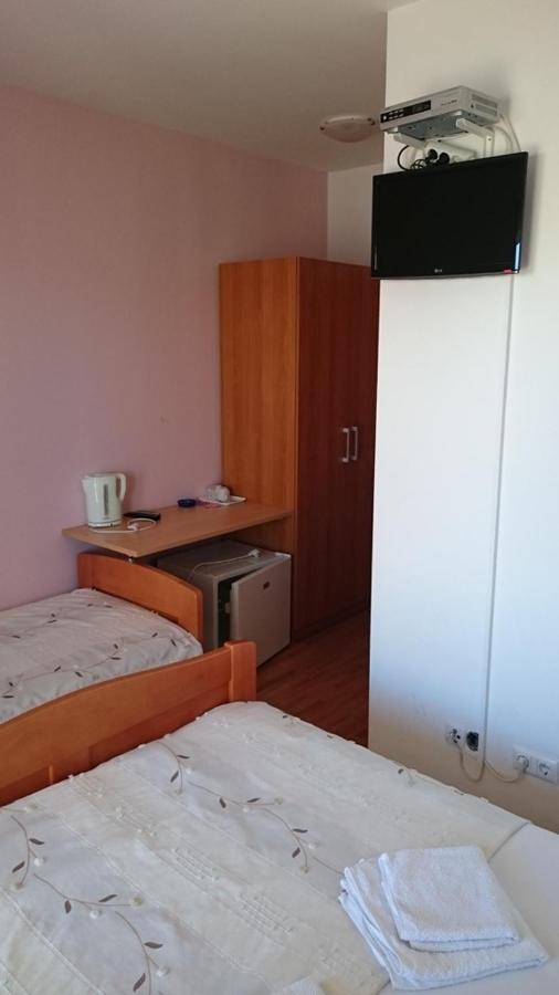 Guest House Lav พรีมอชเตน ภายนอก รูปภาพ
