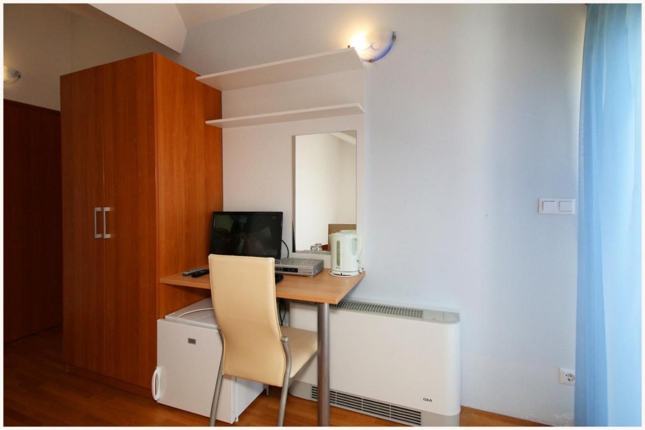 Guest House Lav พรีมอชเตน ภายนอก รูปภาพ