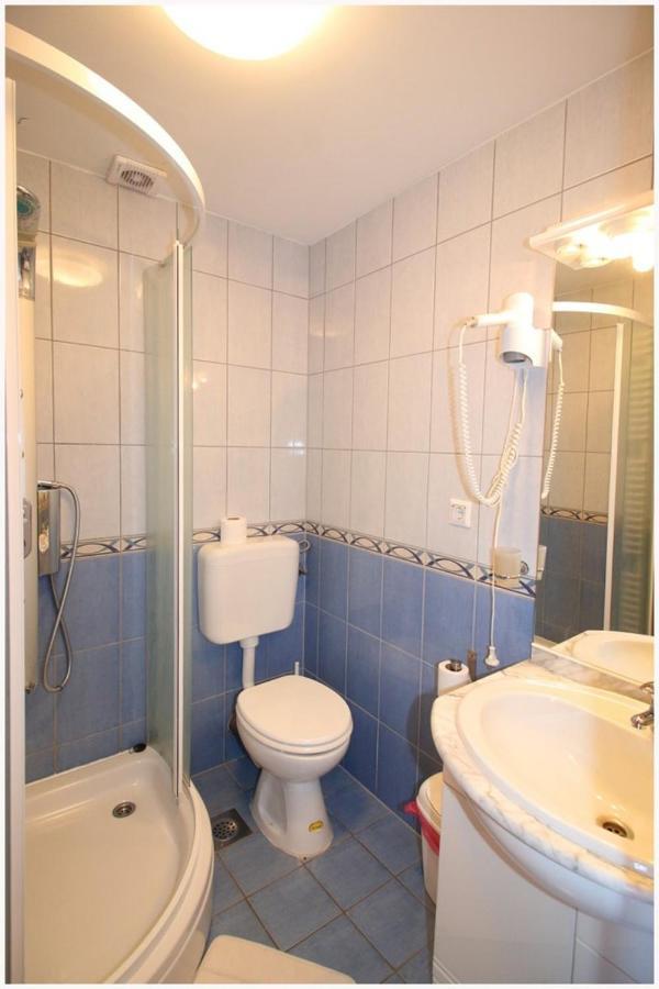 Guest House Lav พรีมอชเตน ภายนอก รูปภาพ